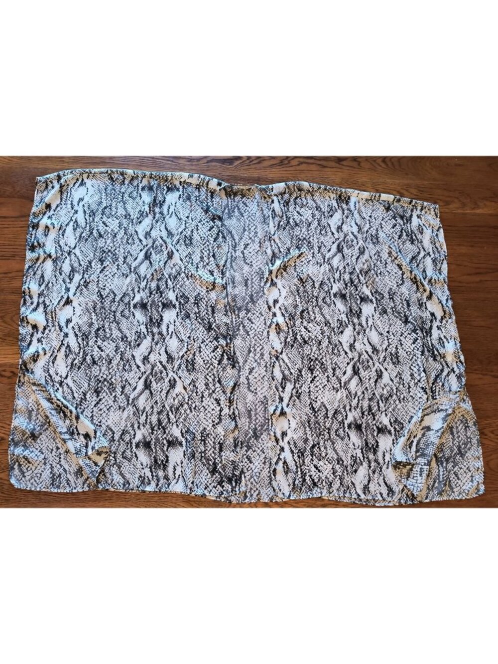 Maurices Womens Black White Gray Snake Print Kimono Ranau Shawl One